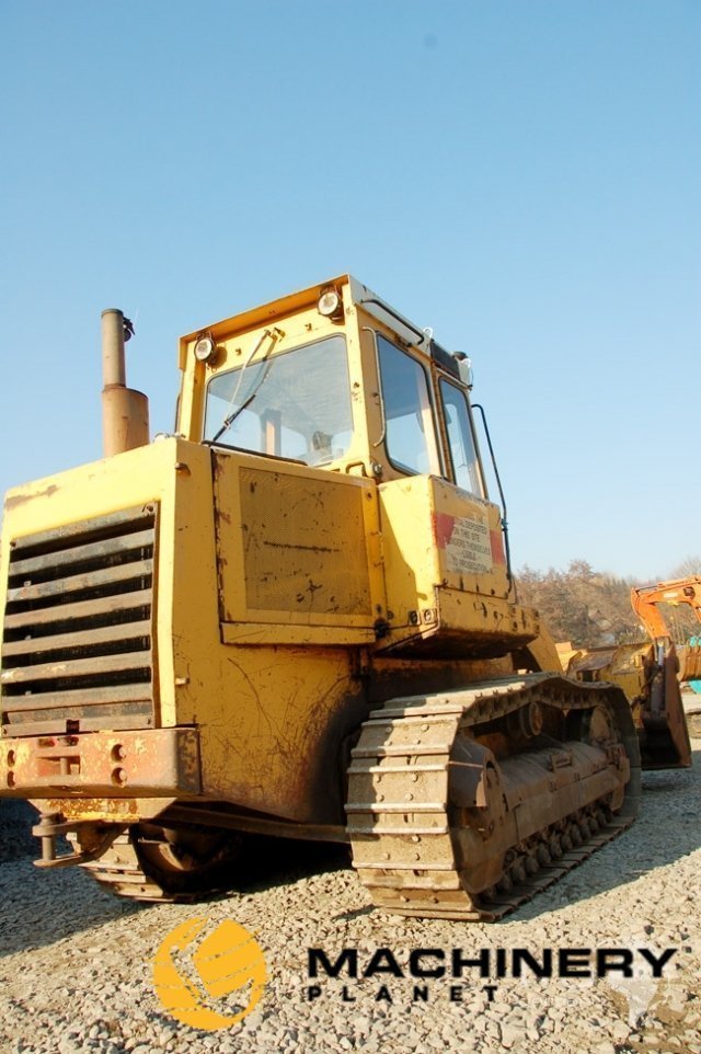 Liebherr crawler  dozer 631