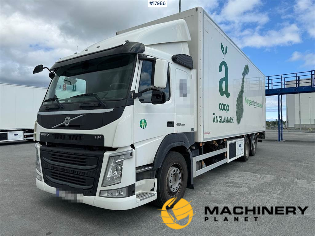 Volvo Fm 410 6x2 box truck w/ 2 temperature units and li 2018 17986 image