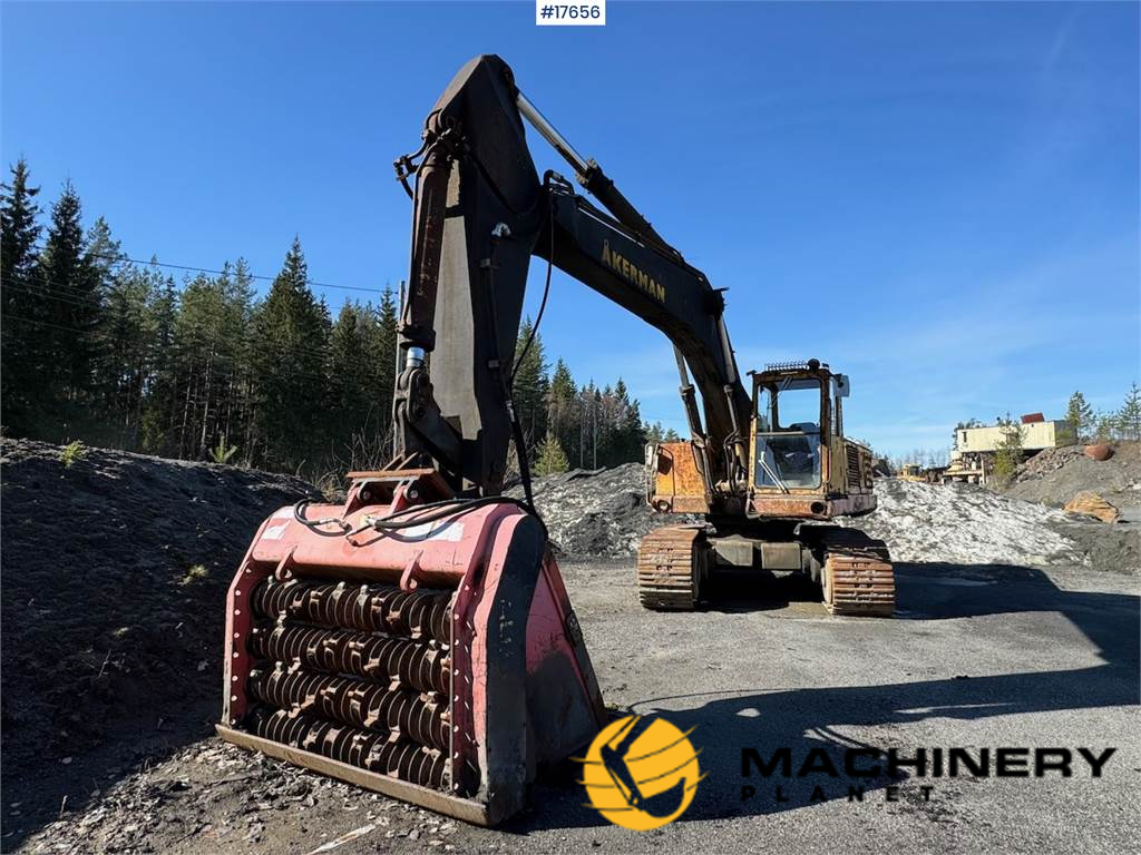 Akerman H16c crawler excavator w/ Alu sieve bucket and too 1978 17656 image