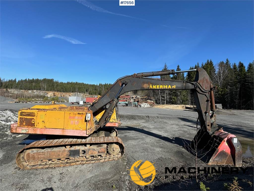 Akerman H16c crawler excavator w/ Alu sieve bucket and too 1978 17656 image