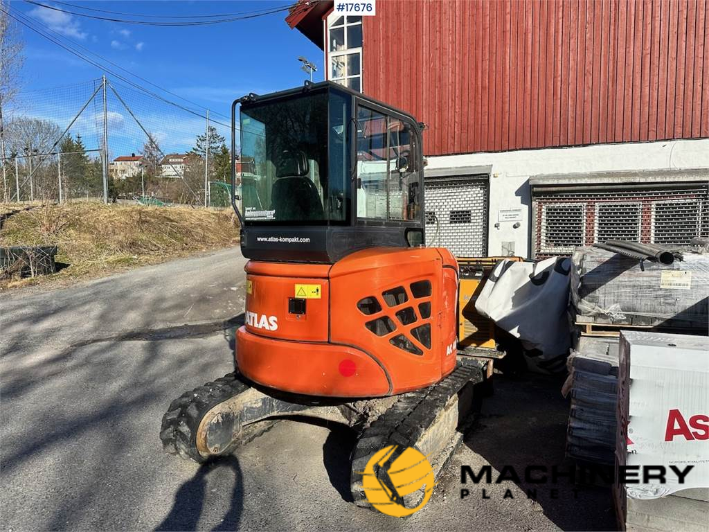 Atlas AC40U Mini excavator w/ 2 buckets and spike hammer 2019 17676 image