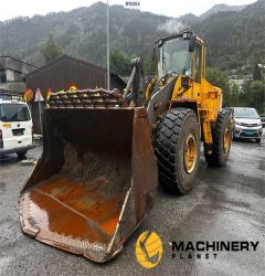 Volvo L180E Wheel Loader w/ Bucket and good tires. 2003 16064