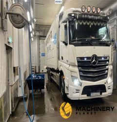 Mercedes-Benz Actros Animal transport truck w/ lift 2013 16904