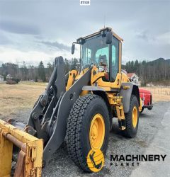 Volvo L90H Wheel Loader w/ Bucket. 2015 17438