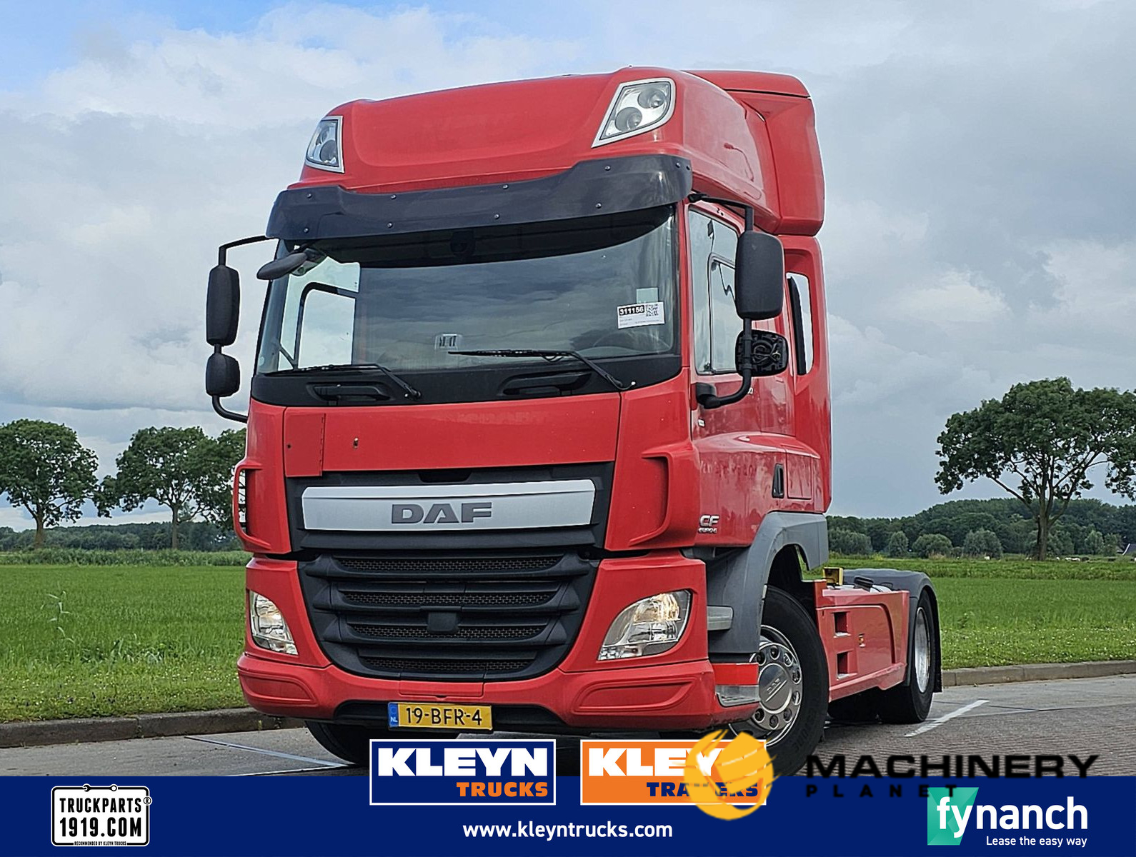 DAF CF 400 spacecab skirts 2015 image