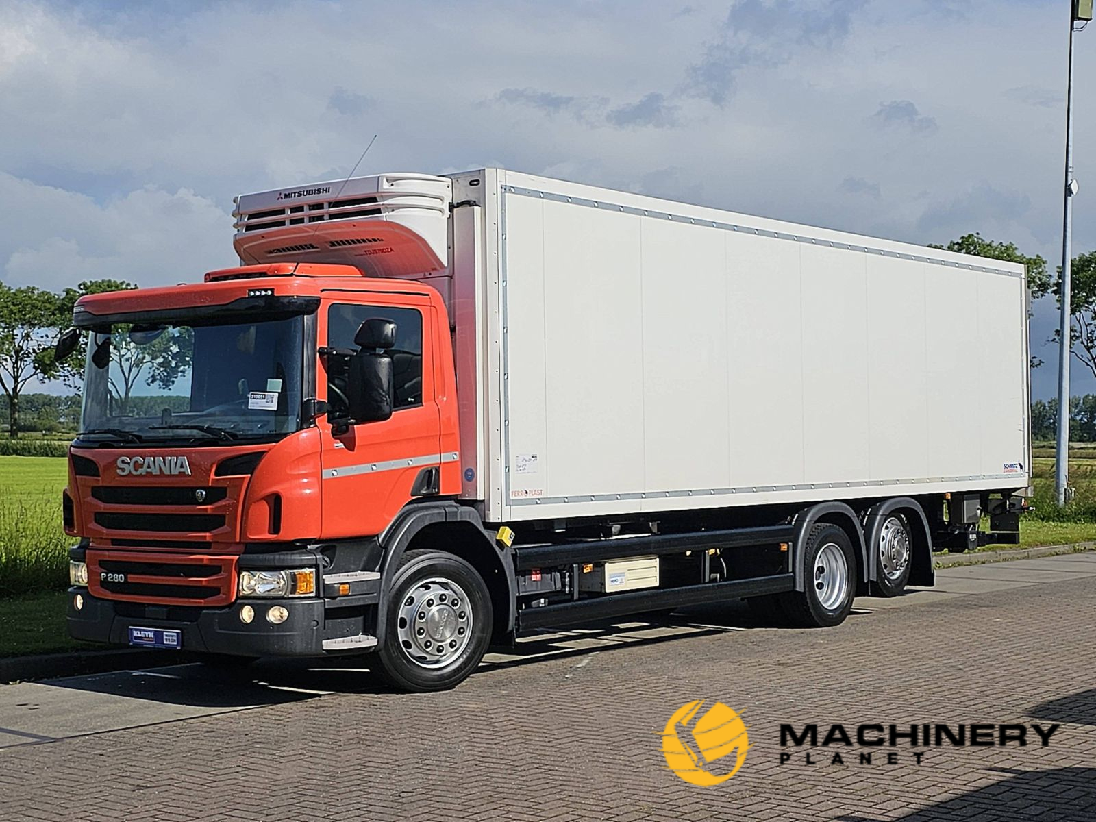 SCANIA P280 6x2*4 schmitz box 2017 image