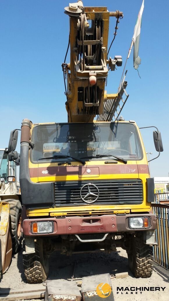 Water Drilling Machine on Mercedes Truck