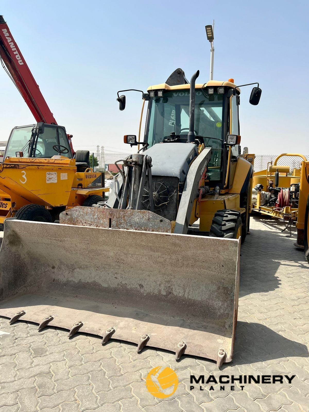 2014 VOLVO BACKHOE LOADER	BL61B