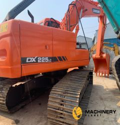 2015 DOOSAN CRAWLER EXCAVATOR DX225LC