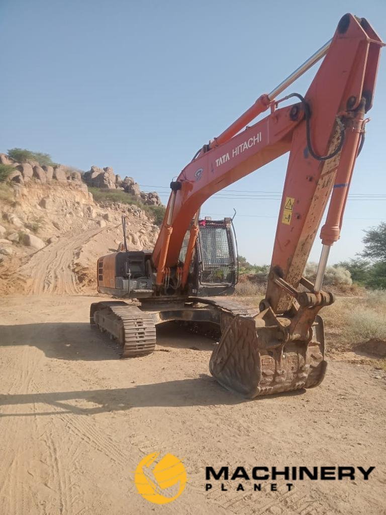 2022 TATA HITACHI CRAWLER EXCAVATOR ZX220LC