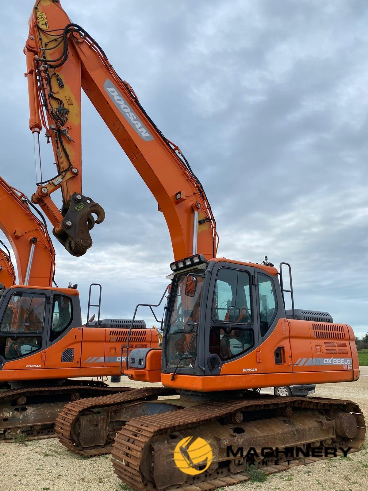 2017 DOOSAN CRAWLER EXCAVATOR DX225