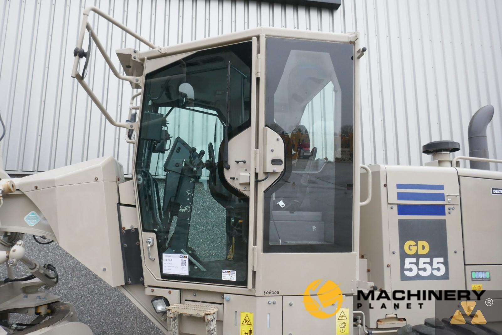 Komatsu GD555-5 Ex-army 2013 E06008 image