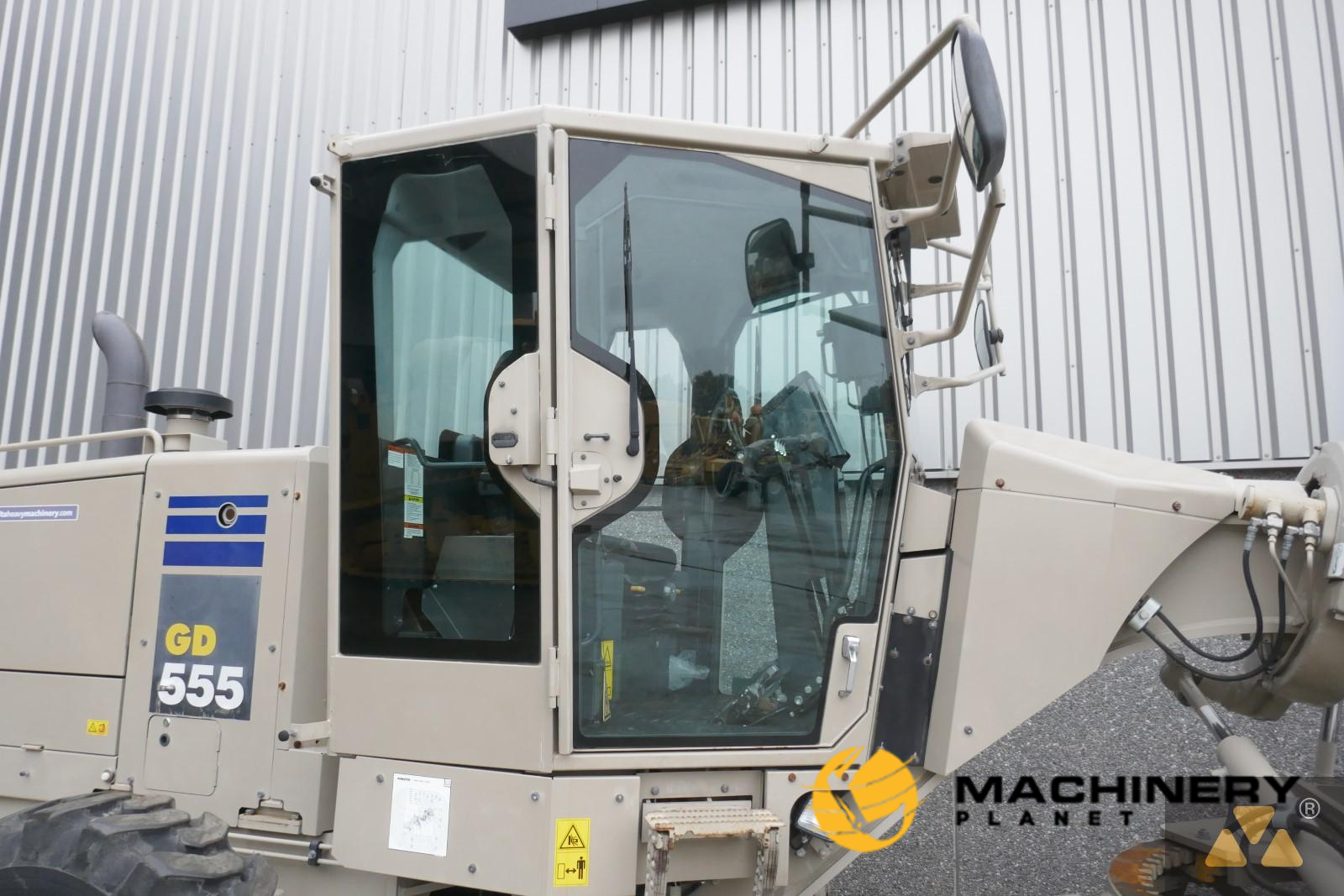 Komatsu GD555-5 Ex-army 2013 E06008 image