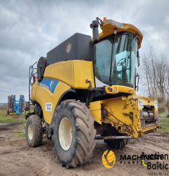 New Holland CR 9080 grain harvester 2007 