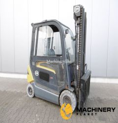 OM XE 30 forklift