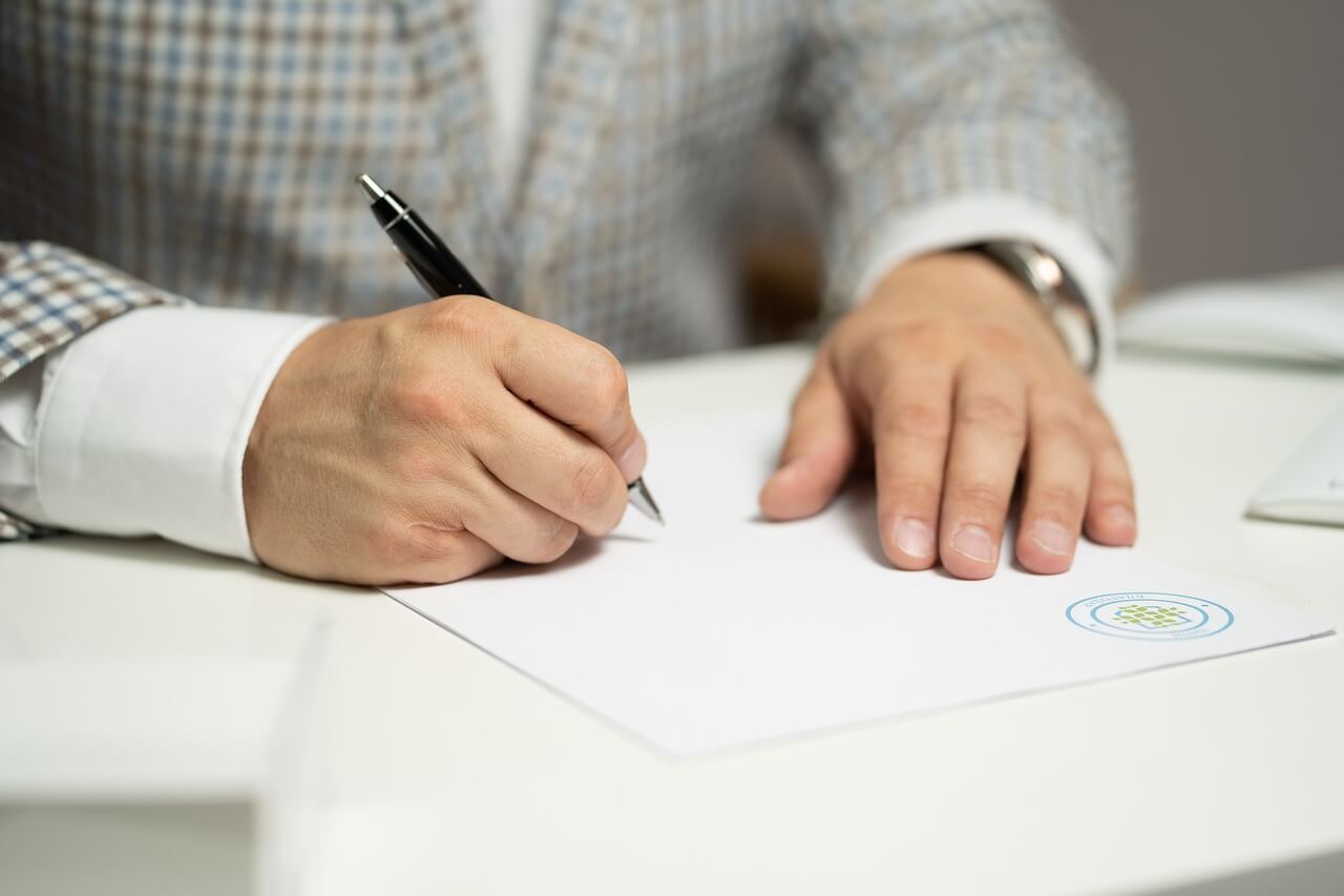 Sign a contract with your new hire