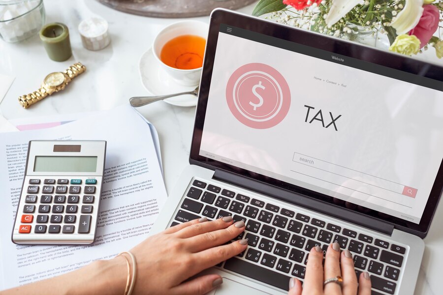 What is Shopify tax and how does it work?