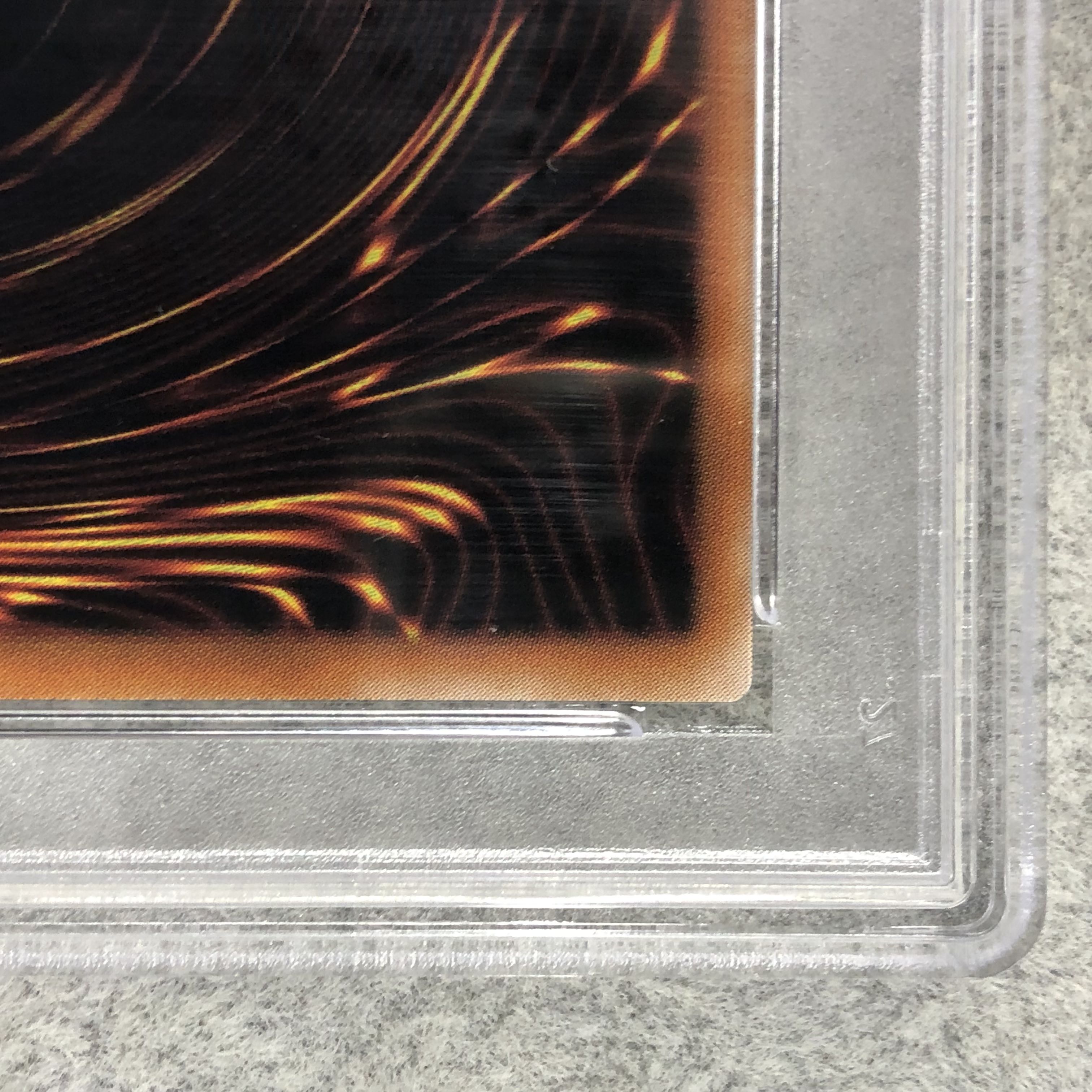 【PSA10】マジシャン・オブ・ブラックカオス【レリーフ】{306-057} アルティメットレア 306-057