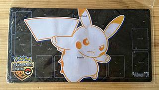 26 チャンピオンシップ 決勝戦 限定マット  ピカチュウ ゴールド