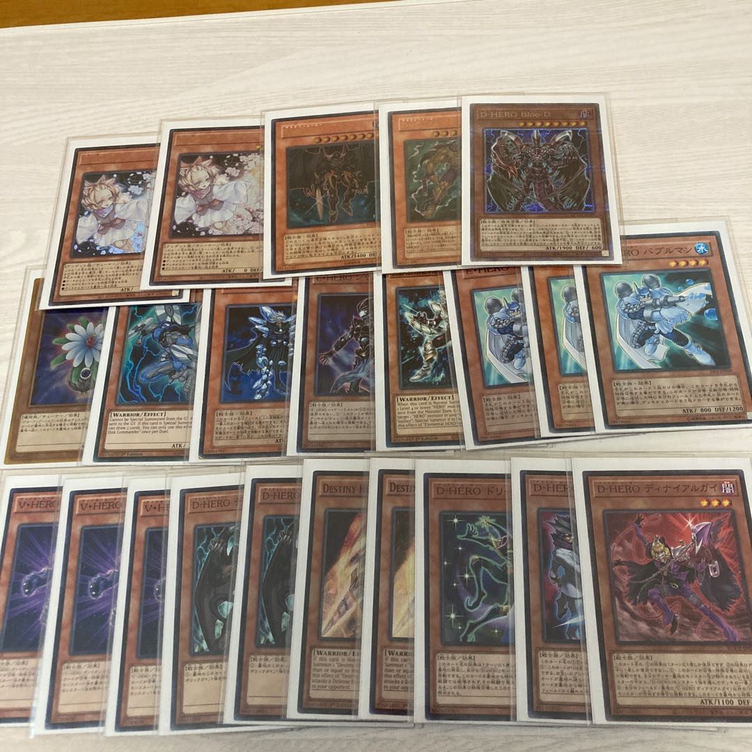D. HERO deck with sleeve 1枚