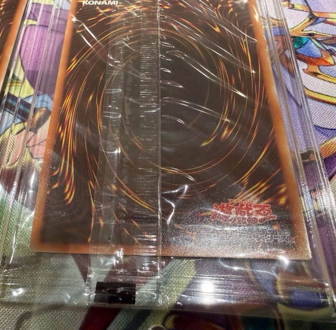 Yu-Gi-Oh wcs2018 Blue-Eyes White Dragon Black Magician 20th Sikh with black envelope 1枚