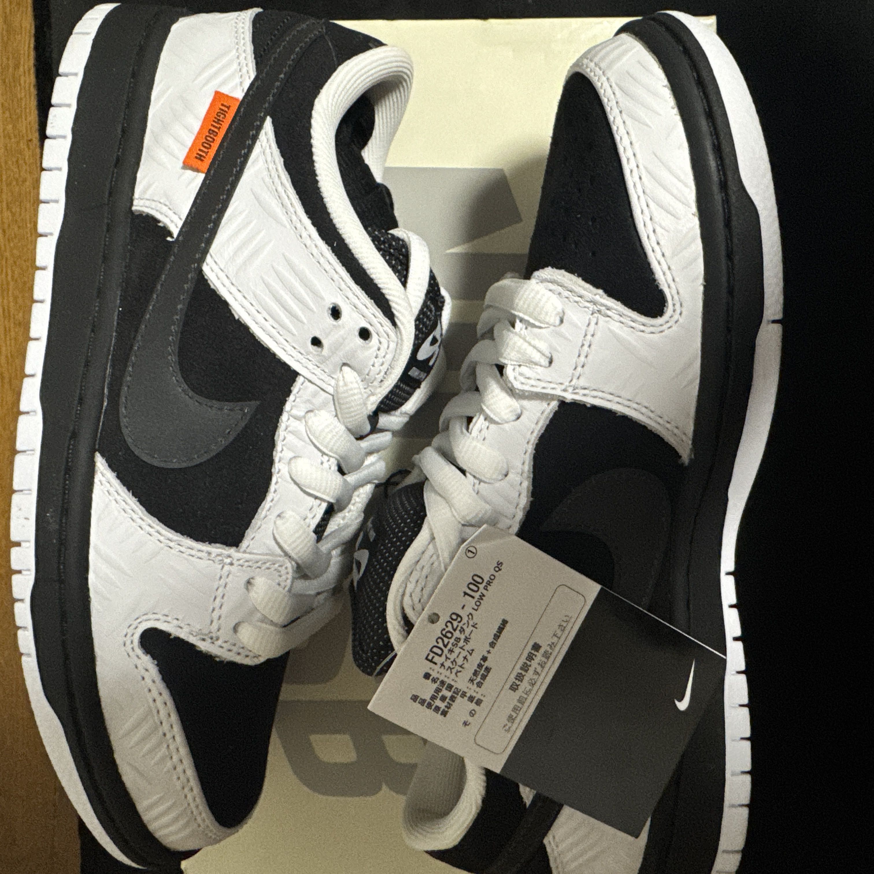 TIGHTBOOTH × Nike SB Dunk Low Pro QS TIGHTBOOTH × Nike SB Dunk Low Pro QS