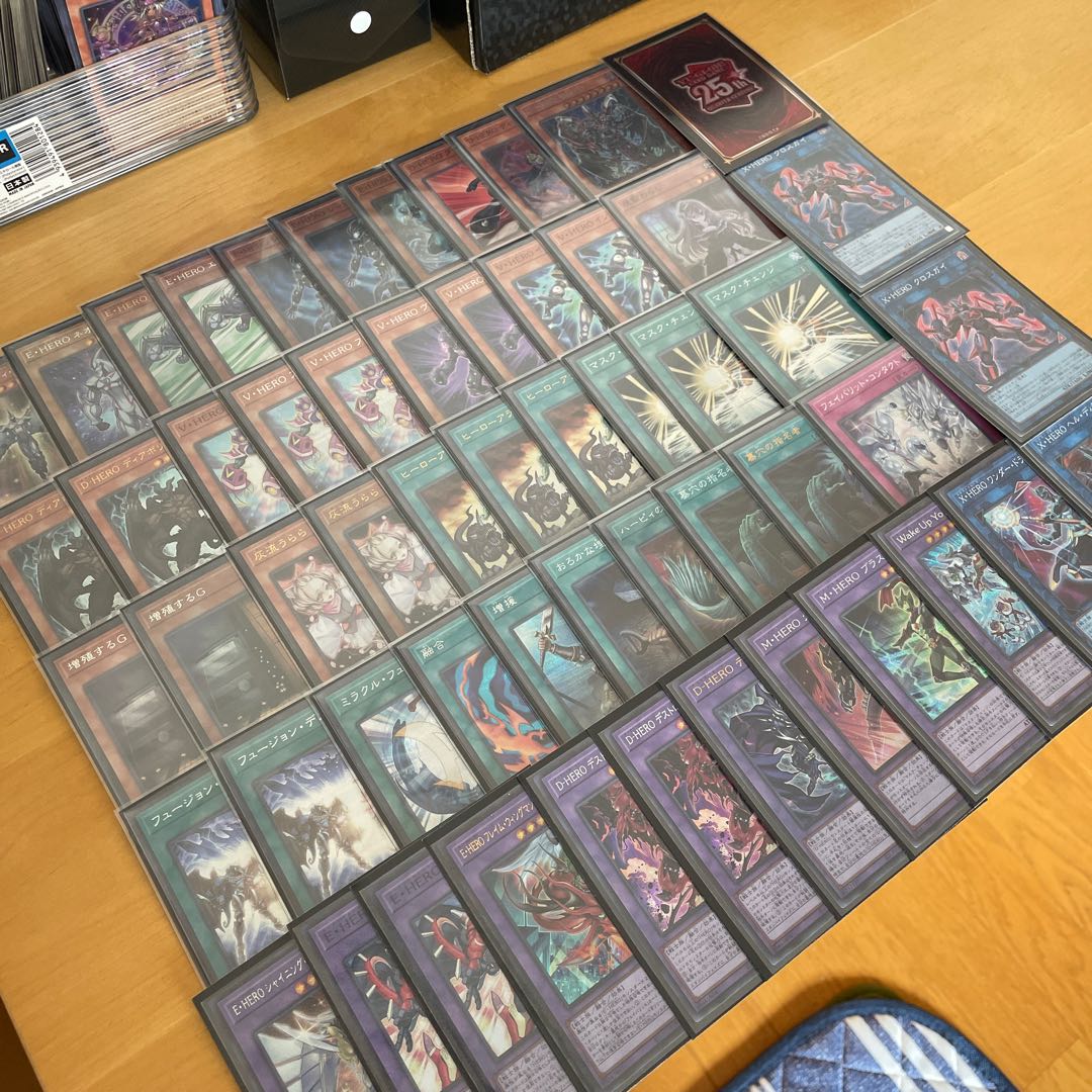 ガチ構築 HEROデッキ 高レアリティ スリーブ三重の通販 haru 