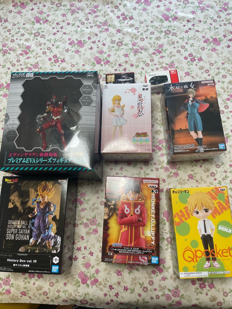 Evangelion, One Piece, Nisemonogatari and other figures