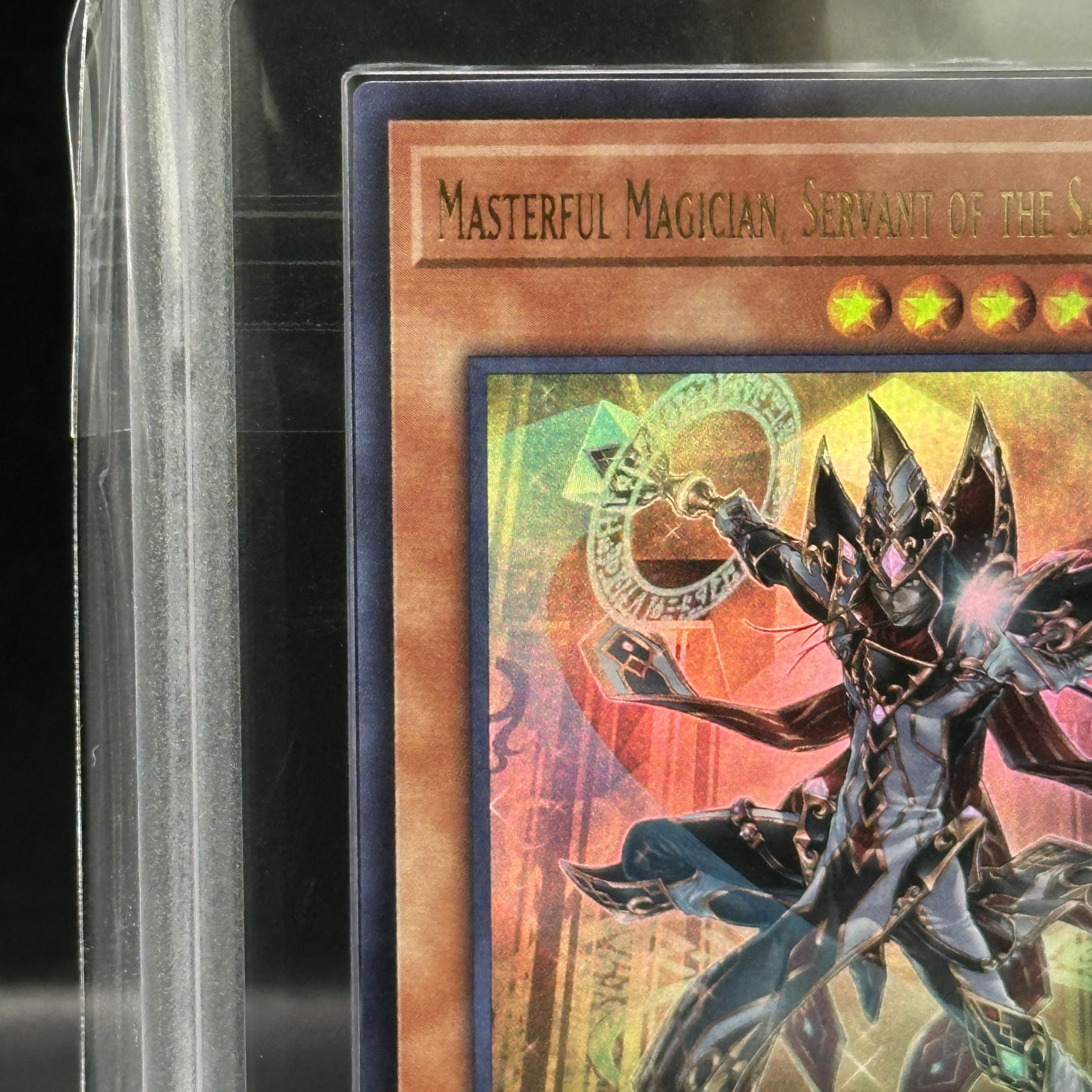 【ARS10+】Masterful Magician, Servant of the Sanctuary [ウルトラ] {2024-EN004} 1枚