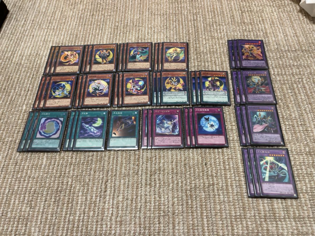 遊戯王 まとめ売り 引退 遊戯王引退品 デッキまとめ売り(7種)の通販 ハル（266435654