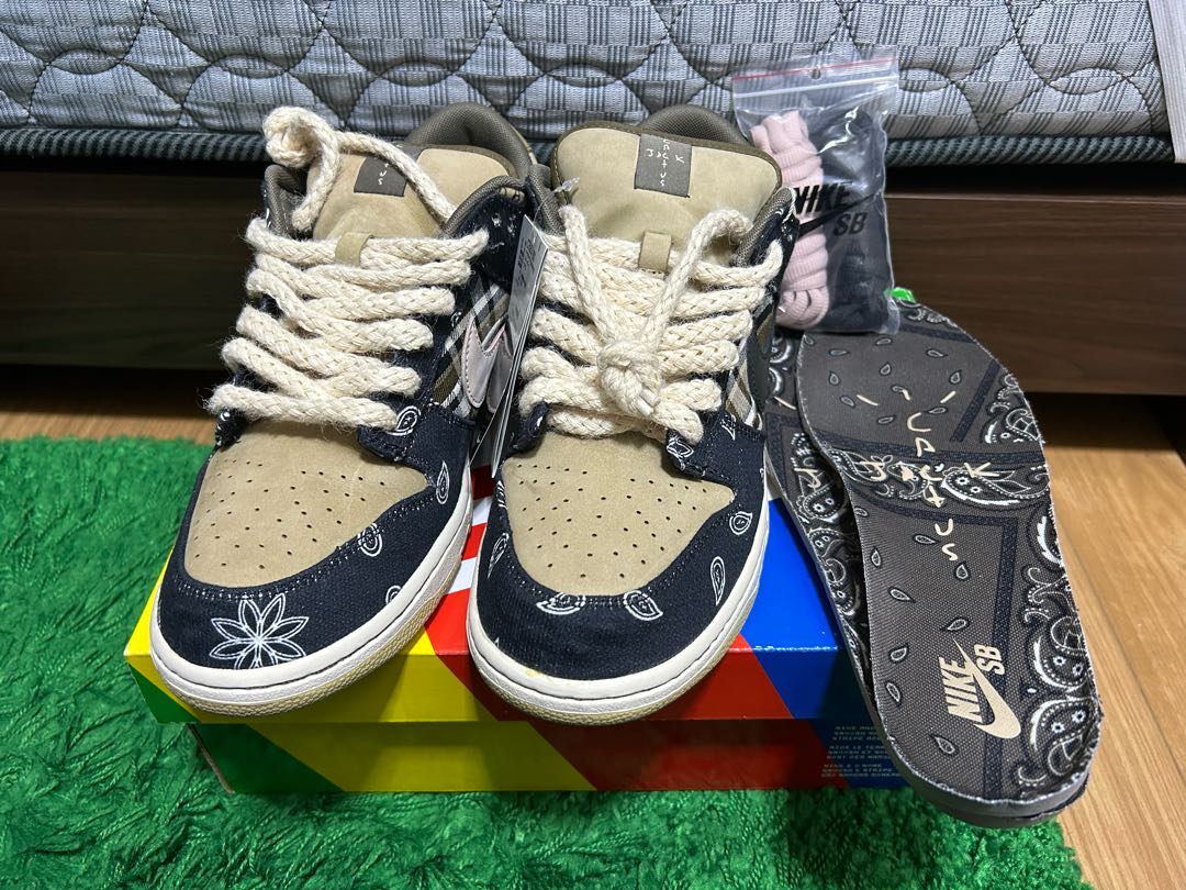 Travis Scott x Nike SB Dunk Low Black/Parachute Beige 27.5cm Travis Scott x Nike SB Dunk Low Black/Parachute Beige 27.5cm