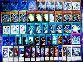 Full-scale construction of the Yu-Gi-Oh Blue-Eyed Deck! 1枚