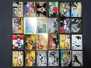 Condition: B. 33 Disney Premium Trading Cards Gold, sold in bulk. 1枚