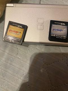 DSとポケモンカセット2つ金銀