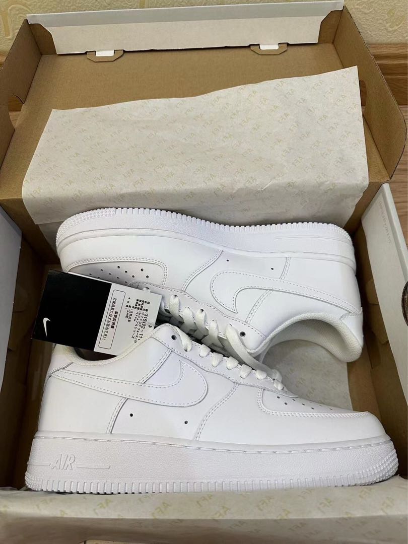新品 ナイキ エア エアフォース1 NIKE AIR FORCE 1 07 ホワイト 新品 ナイキ エア エアフォース1 NIKE AIR FORCE 1 07 ホワイト