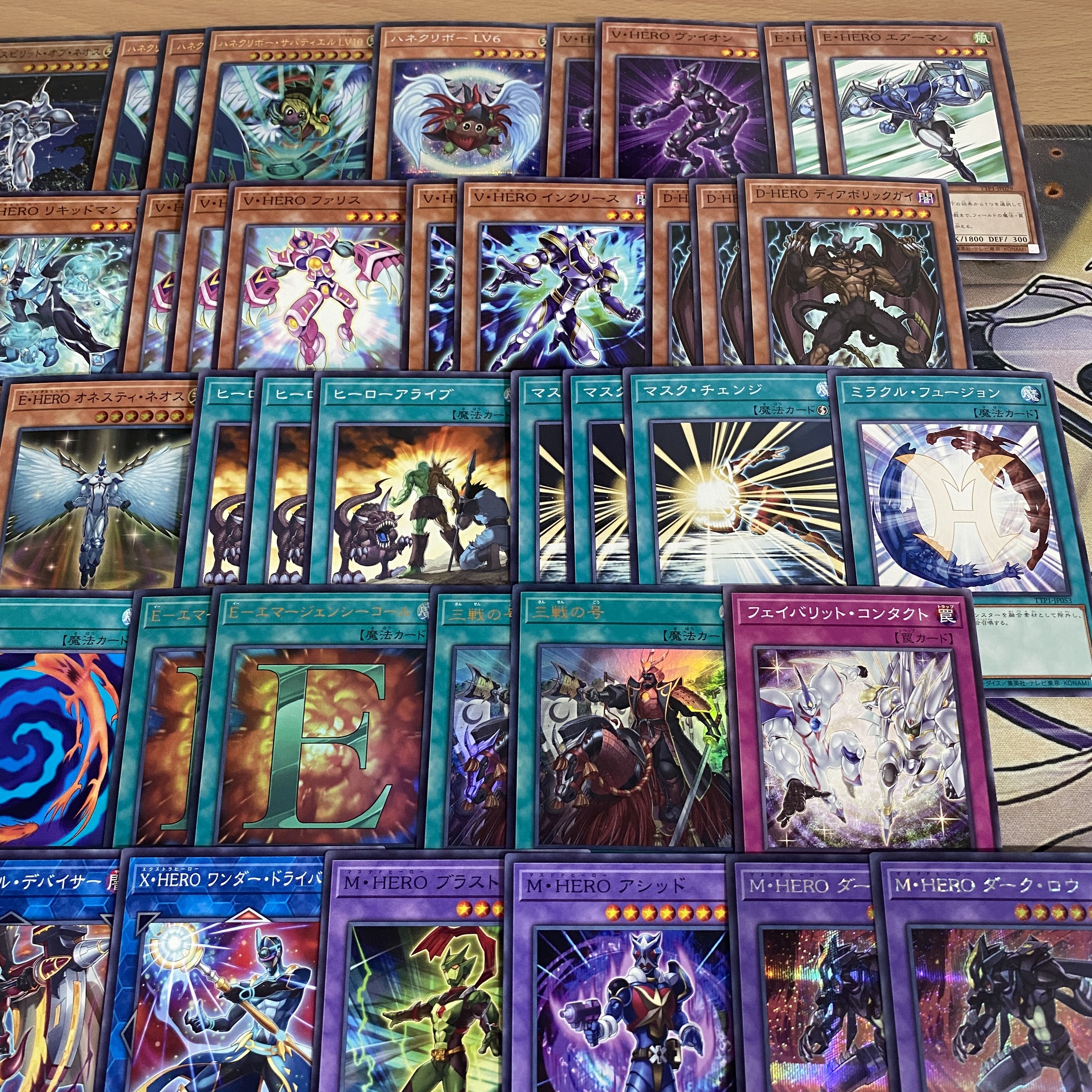 ヒーロー デッキ【以下検索 遊戯王 ハネクリボーサバティエルLV10 本格構築 初期 2期 レリーフ ゲートボール デッキパーツ LIMIT OVER COLLECTION 】 1枚