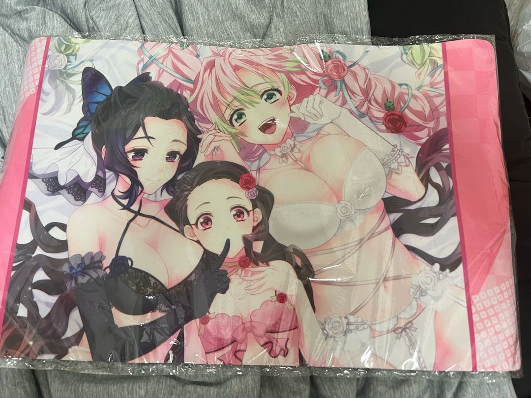 Blade of Demon's Destruction Mitsuri Ganuroji Shinobu Butterfly Shinobu Kamakado Priestess Play Mat