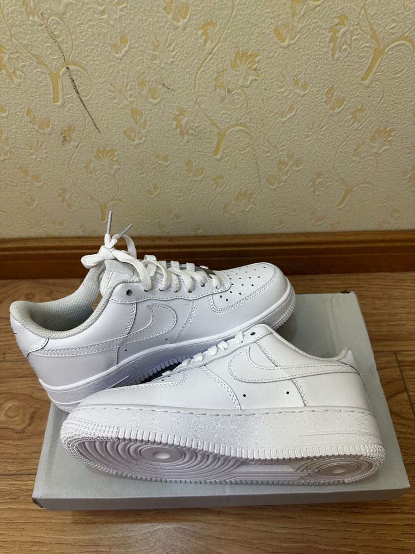 新品 ナイキ エア エアフォース1 NIKE AIR FORCE 1 07 ホワイト 新品 ナイキ エア エアフォース1 NIKE AIR FORCE 1 07 ホワイト