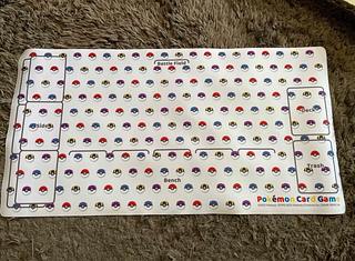 モンスターボールデザイン　プレイマット