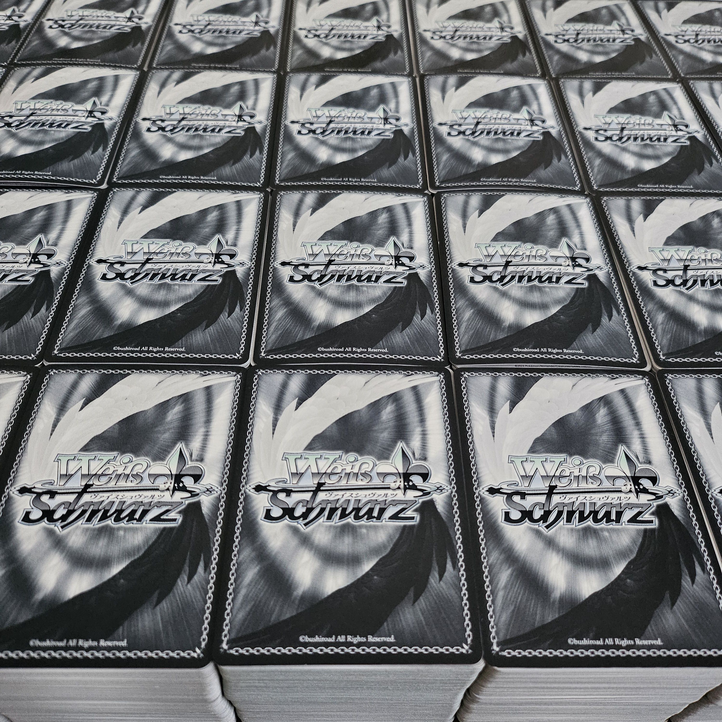 Weiss Schwarz Massive bulk sale, 1 box, approx. 11,000 cards, retired