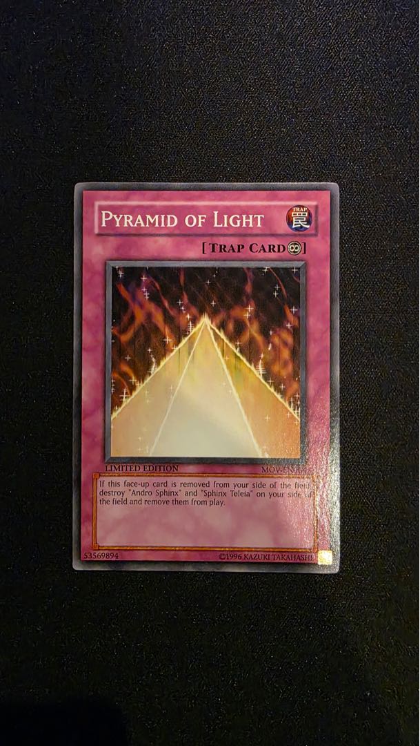 遊戯王 青眼の光龍 黒の魔法神官 ワタポン 光のピラミッド MOV 英語 4枚