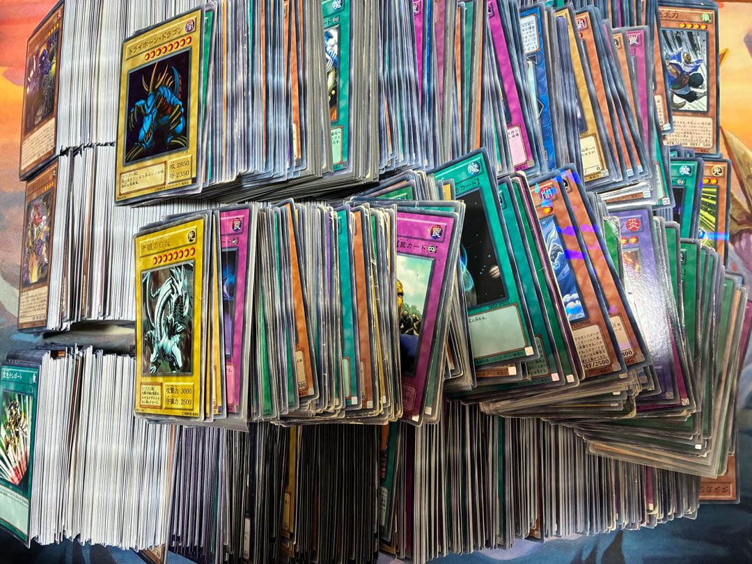遊戯王　まとめ売り　約２０００枚　YU-GI-OH 30枚