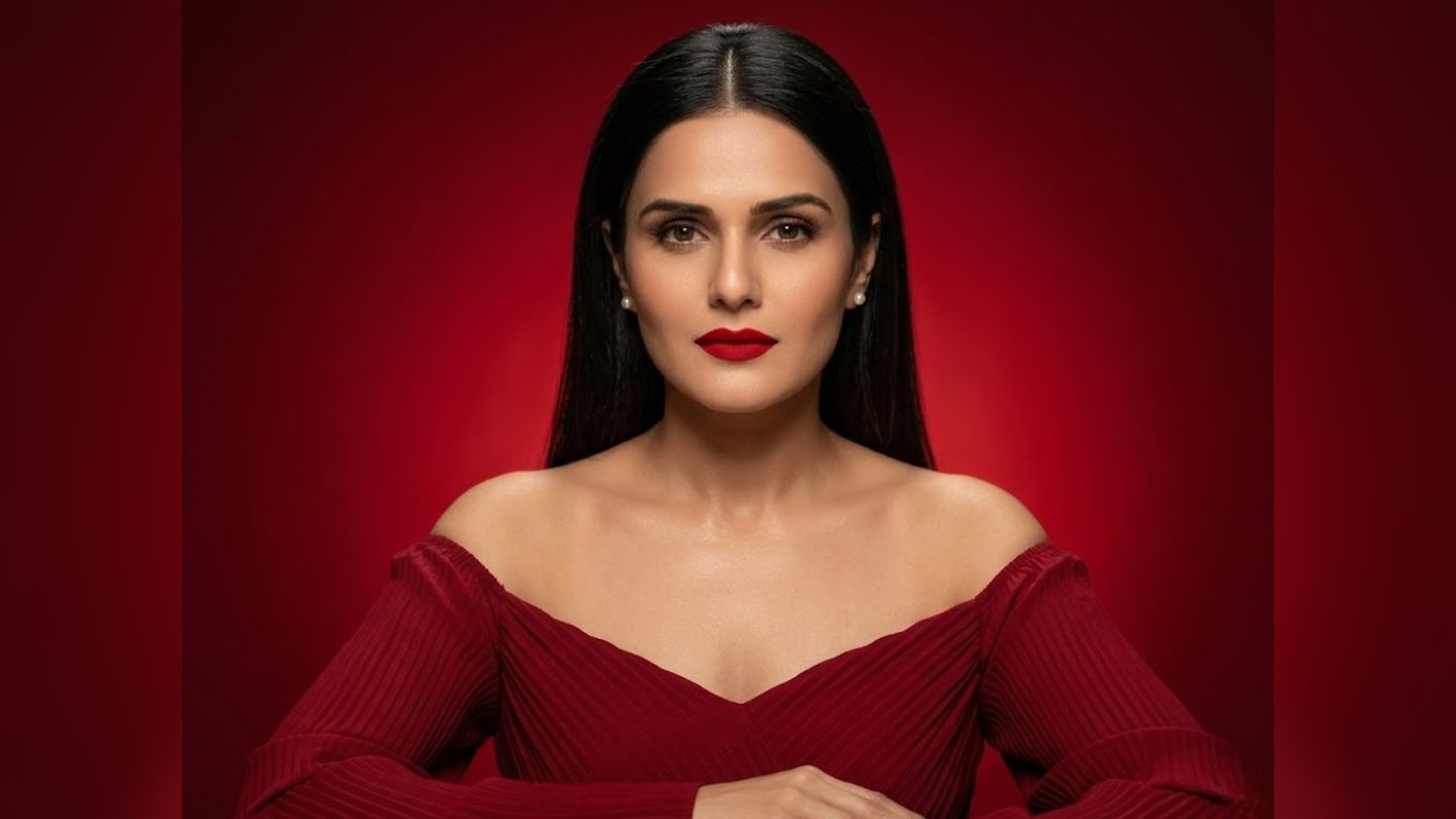 Red Backdrop Glamour