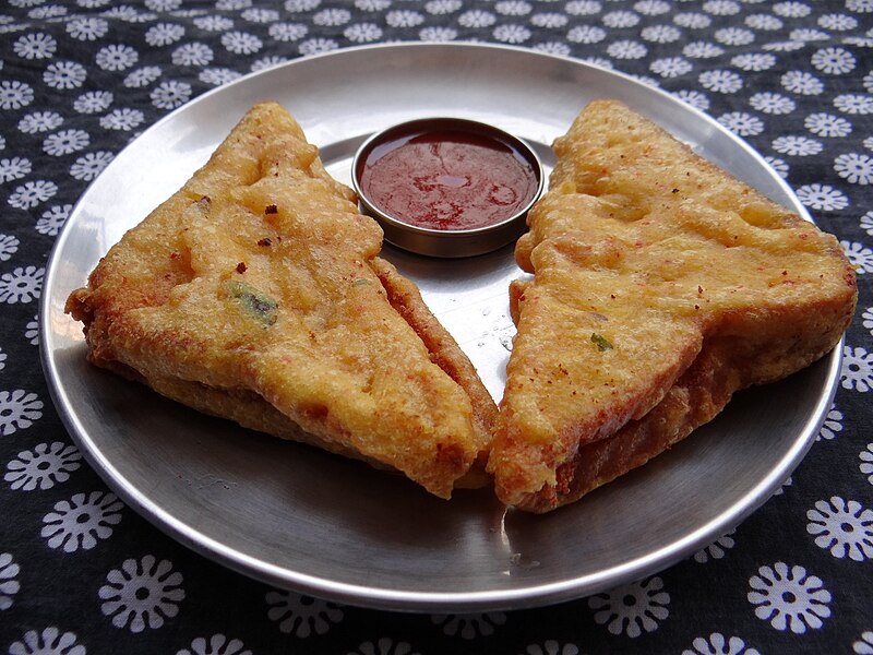 Bread pakora stuffed with spiced mashed potato