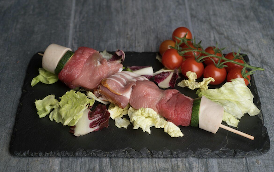 Brochette mix (saucisse de veau, veau, boeuf, lard fumé)