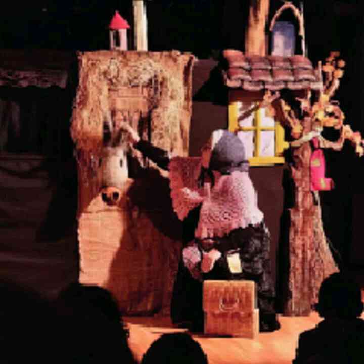 Spettacolo teatrale per bambini "Miss Befana" 