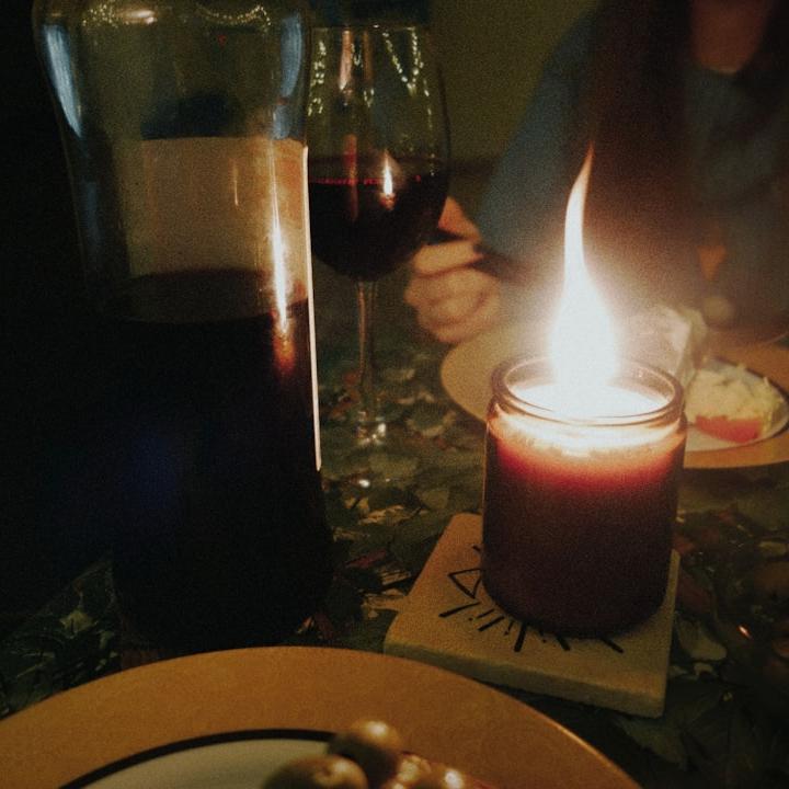 "Nero di seppia & giallo limoncello": cena d’autore con Carlo Lucarelli