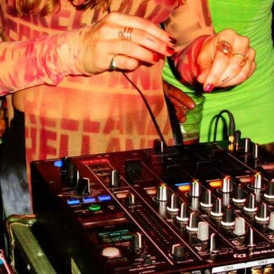 LA DIFERENCIA + BUNNY DAKOTA DJ SET