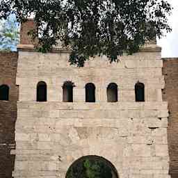 Storia e storie dell’Appio Latino:da Porta Latina ai Giardini di Via Sannio