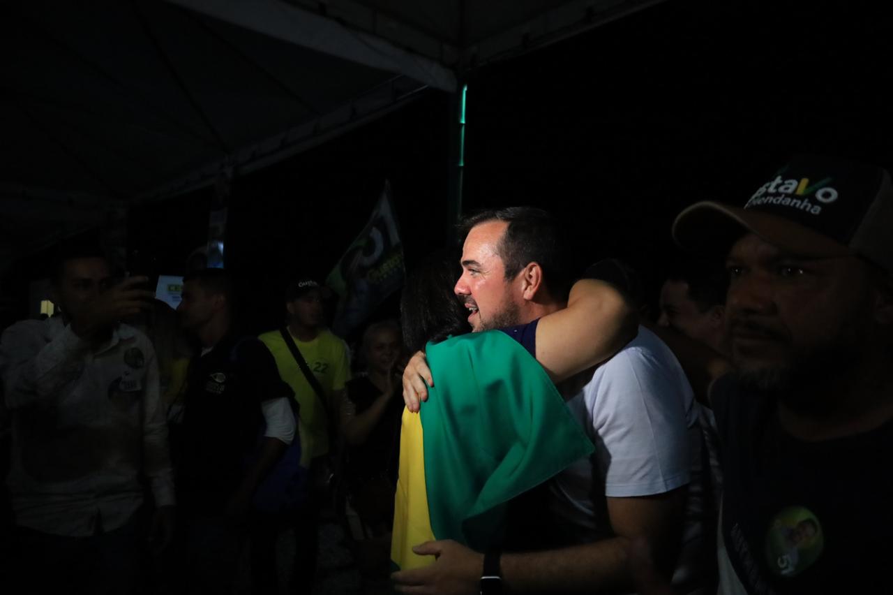 Mendanha agradeceu apoiadores que o ajudaram a "enfrentar a máquina pública", em referência ao suposto uso do Estado por Caiado nas eleições (Foto: Jackson Rodrigues/Especial para Mais Goiás)